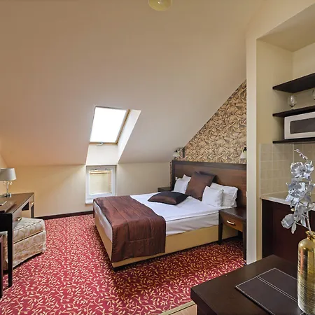 Hotell Aurum 4*