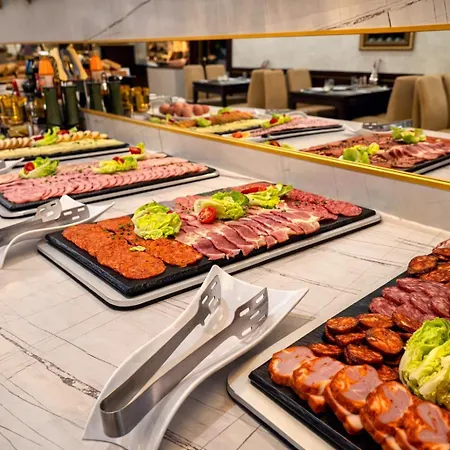Aurum Hotell 4*