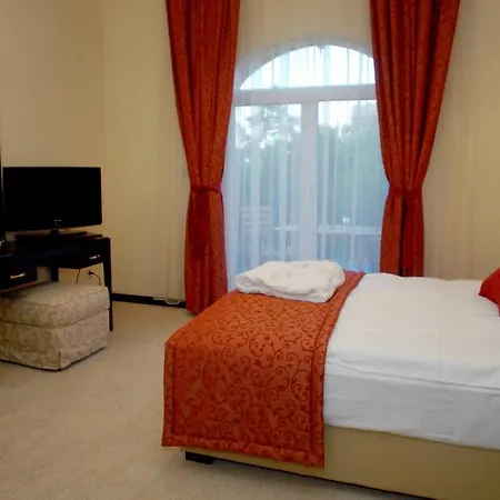 Hotell Aurum 4*