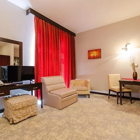 Aurum Hotel 4*