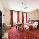 Otel Aurum 4*