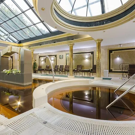 Aurum 4*