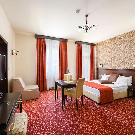 Aurum 4*