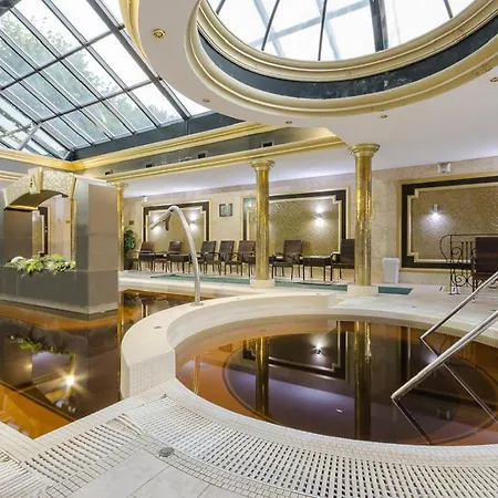 Hotell Aurum 4*