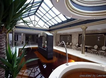 Отель Aurum 4*